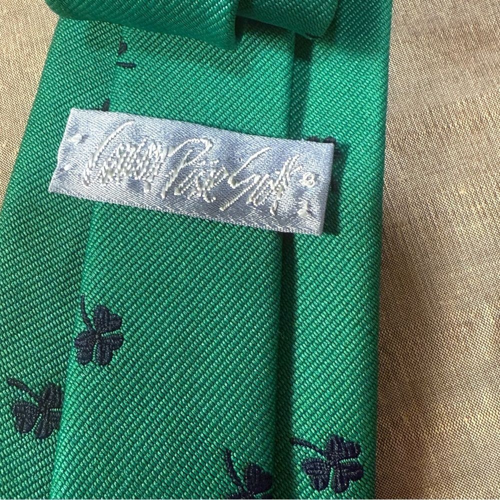 Vintage St. Patrick's Shamrock Green navy Carson Petrie Scott silk Tie - Picture 4 of 4
